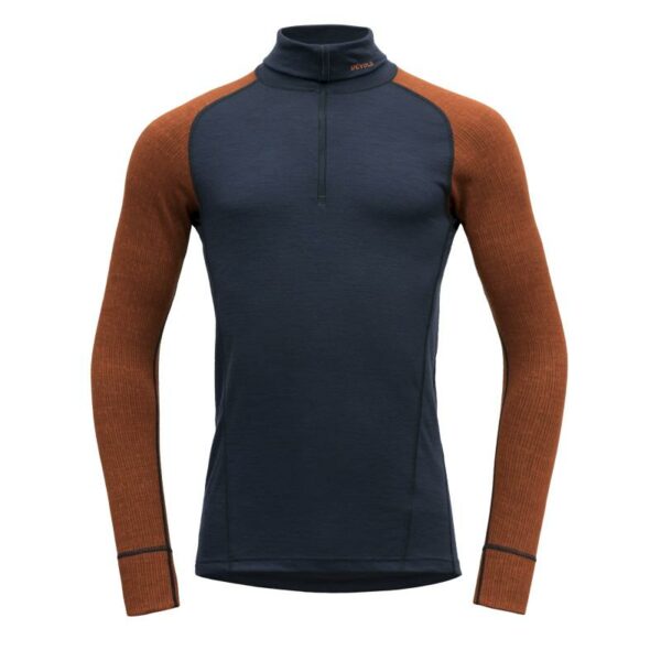 Devold-Devold–DUO-ACTIVE-MERINO-205-Z.NECK-MAN-GO-202-240-A-Lillehammer-Sport-1 Devold Devold DUO ACTIVE MERINO 205 Z.NECK MAN GO 202 240 A Lillehammer Sport 1