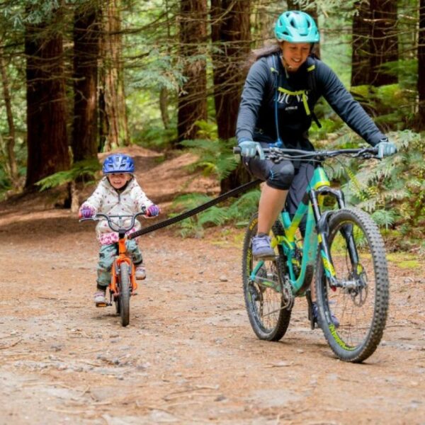 Kids Ride Shotgun-KIDS RIDE SHOTGUN MTB TOW ROPE–Lillehammer Sport-2 Kids Ride Shotgun MTB Tow Rope