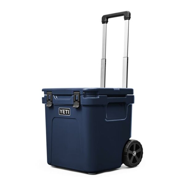 YETI-Yeti Roadie 48 Navy–Lillehammer Sport-5 YETI Roadie 48 Wheeled kjøleboks