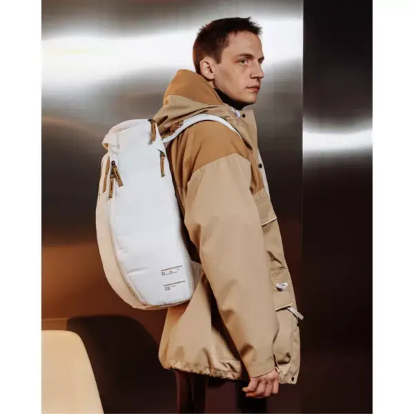 Db-Hugger Backpack 25L Oatmilk–Lillehammer Sport-4 Db Hugger Backpack 25L Oatmilk