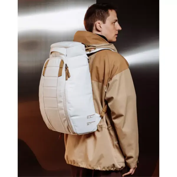 Db-Hugger Backpack 30L Oatmilk–Lillehammer Sport-4 Db Hugger Backpack 30L Oatmilk