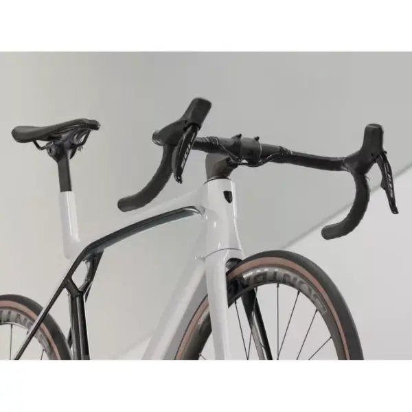 Trek-Madone SL 6 Gen 8 2025-5319984-Lillehammer Sport-5 Trek Madone SL 6 Gen 8