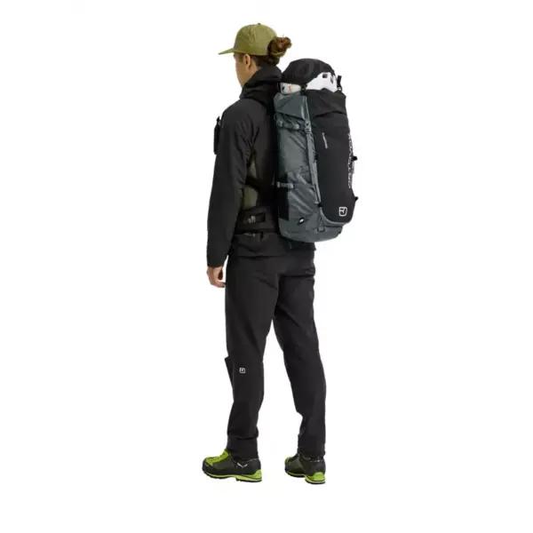 Ortovox-Ortovox Traverse 40–Lillehammer Sport-4 Ortovox Traverse 40